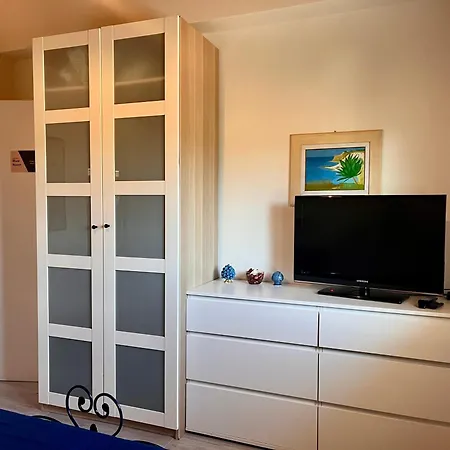 The Blue Window - - 300m From Sea Ferienhaus Augusta
